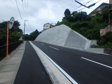 富戸・梅の木平線道路改良工事(03)